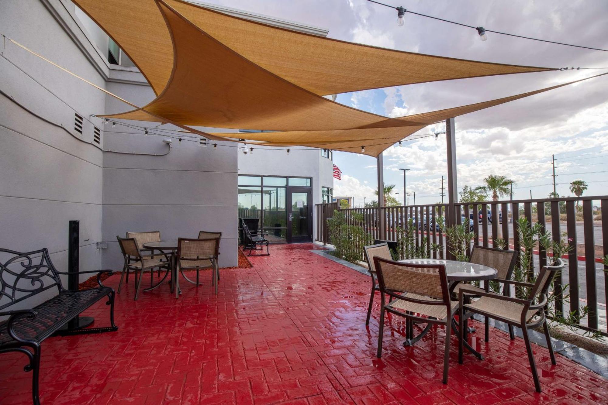 Hampton Inn El Centro Ngoại thất bức ảnh